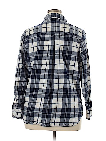 Old Navy Long Sleeve Button-Down Shirt (view 2)