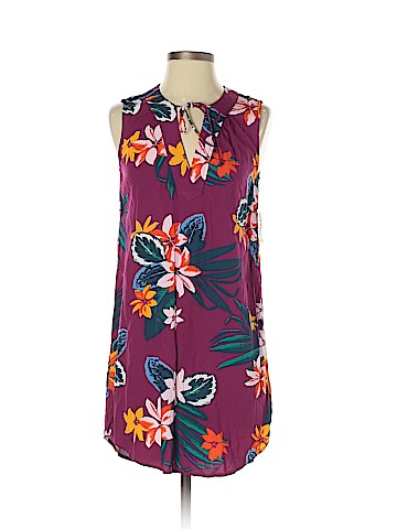 Old Navy Sleeveless Blouse (view 1)