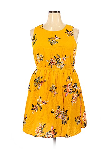 Old Navy Casual Dress (view 1)