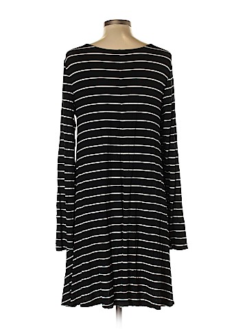 Old Navy Casual Dress (view 2)