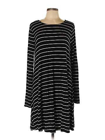 Old Navy Casual Dress (view 1)