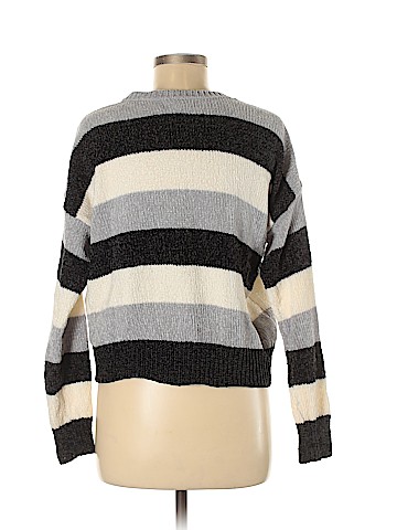 Romeo & Juliet Couture Pullover Sweater (view 2)