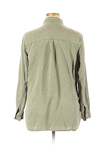Old Navy Long Sleeve Button-Down Shirt (view 2)