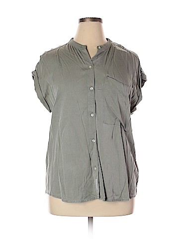 T.J. Maxx Short Sleeve Button-Down Shirt (view 1)
