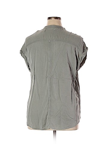 T.J. Maxx Short Sleeve Button-Down Shirt (view 2)