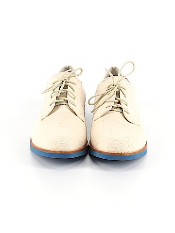 G.H. Bass & Co. Flats (view 2)