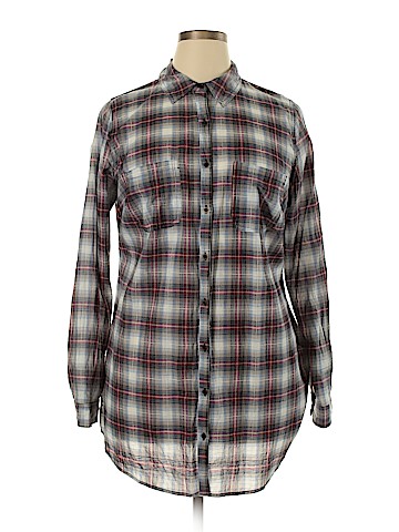 Maurices Long Sleeve Button-Down Shirt (view 1)