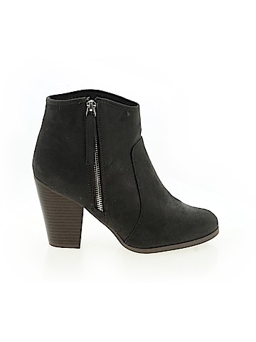 Journee Collection Ankle Boots (view 1)
