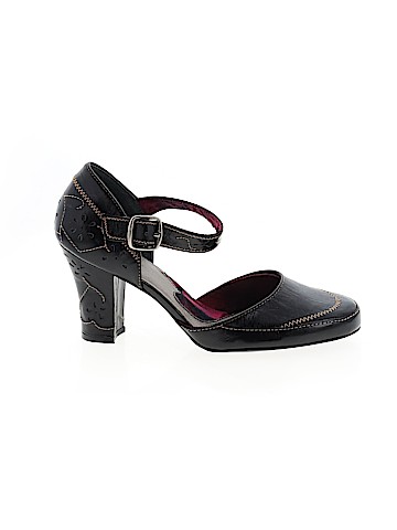 Kenzie Heels (view 1)