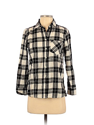 Old Navy Long Sleeve Button-Down Shirt (view 1)