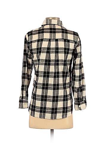 Old Navy Long Sleeve Button-Down Shirt (view 2)