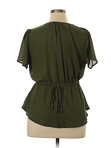 Lily White Short Sleeve Blouse (view 2)