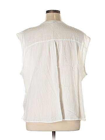 Old Navy Short Sleeve Button-Down Shirt (view 2)