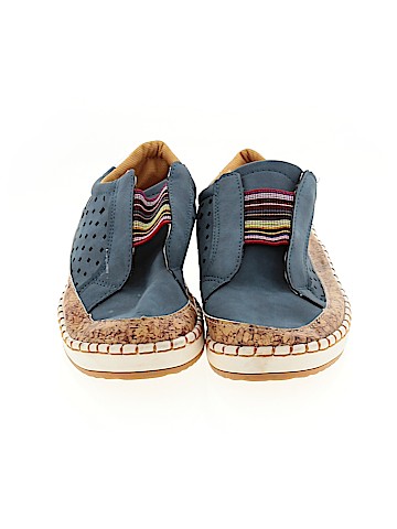 Unbranded Flats (view 2)