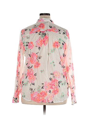 Old Navy Long Sleeve Button-Down Shirt (view 2)