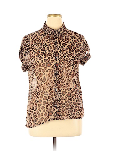 No Boundaries Short Sleeve Blouse (view 1)