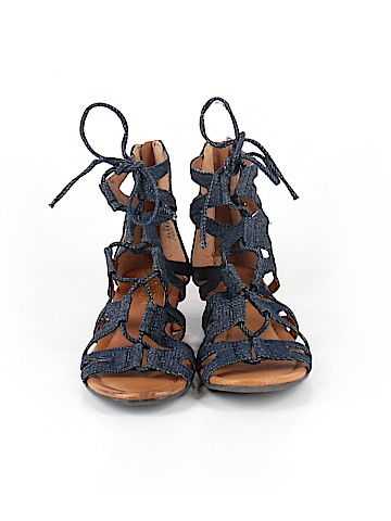 Crown Vintage Wedges (view 2)