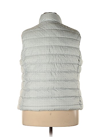 Gap Outlet Vest (view 2)