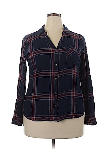 Maurices Long Sleeve Button-Down Shirt (view 1)