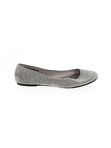 Unbranded Flats (view 1)