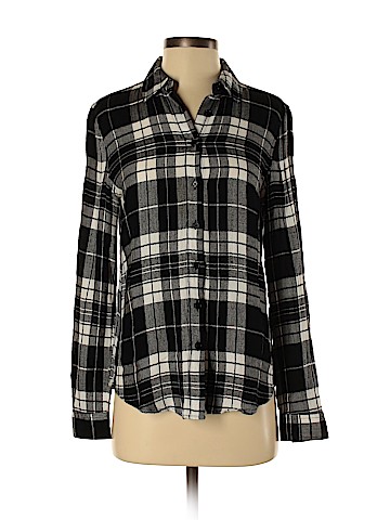 Romeo & Juliet Couture Long Sleeve Button-Down Shirt (view 1)