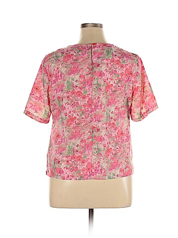 Lester Square Short Sleeve Blouse (view 2)