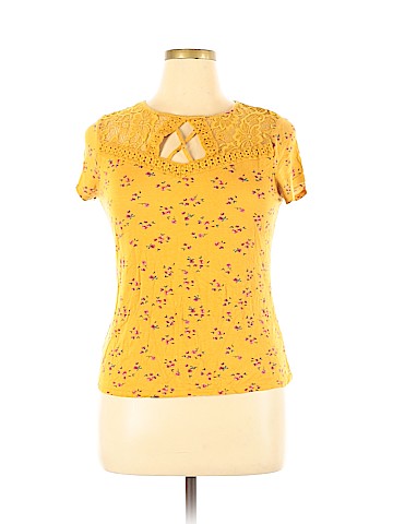 No Boundaries Short Sleeve Top (view 1)