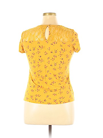 No Boundaries Short Sleeve Top (view 2)