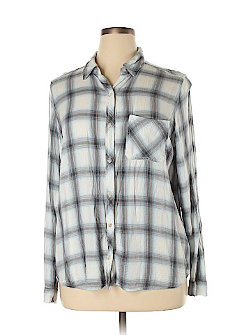 Universal Thread Long Sleeve Button-Down Shirt (view 1)