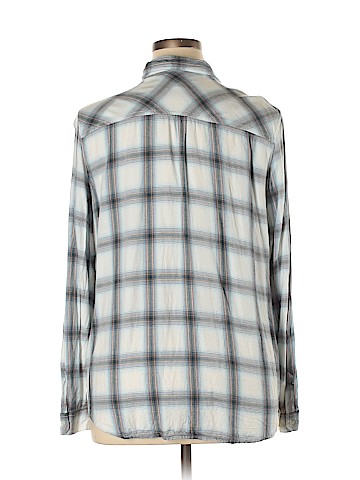 Universal Thread Long Sleeve Button-Down Shirt (view 2)