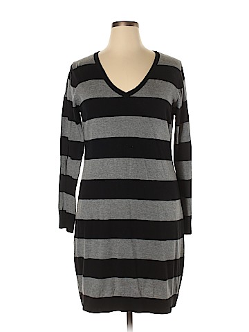 Old Navy Casual Dress (view 1)