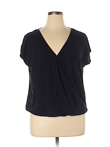 Ann Taylor LOFT Short Sleeve T-Shirt (view 1)