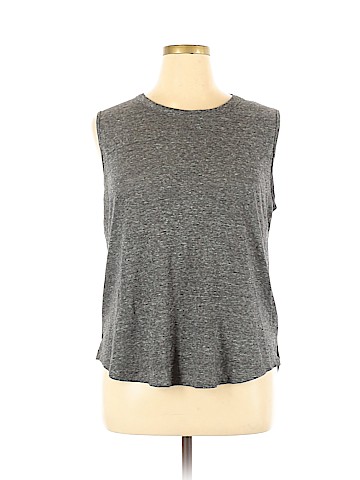 Old Navy Sleeveless T-Shirt (view 1)
