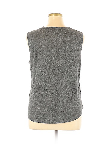 Old Navy Sleeveless T-Shirt (view 2)