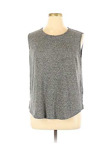 Old Navy Sleeveless T-Shirt (view 1)