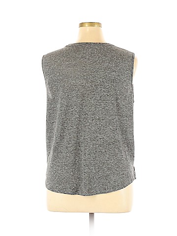Old Navy Sleeveless T-Shirt (view 2)