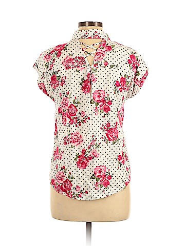 No Boundaries Short Sleeve Blouse (view 2)
