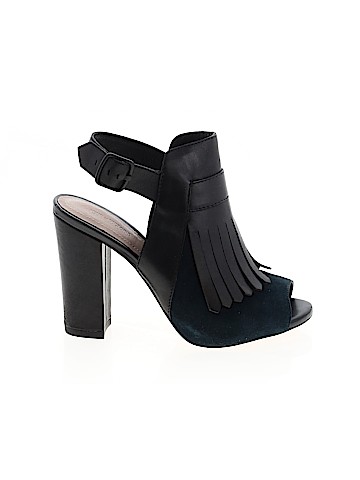 Pour La Victoire Ankle Boots (view 1)