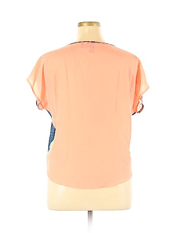 Weavers Short Sleeve Blouse (view 2)