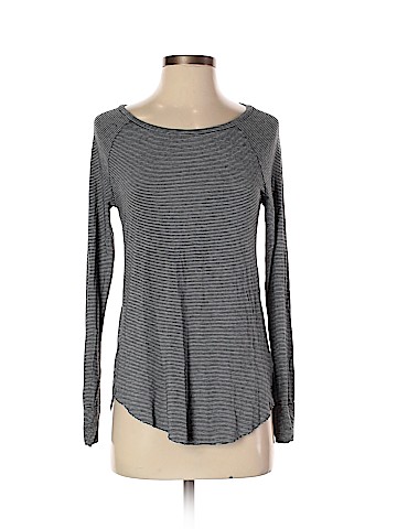 American Eagle Outfitters Long Sleeve T-Shirt (view 1)