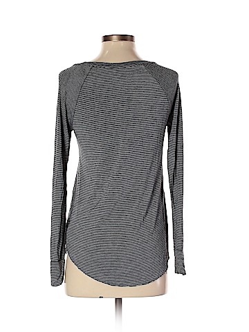 American Eagle Outfitters Long Sleeve T-Shirt (view 2)