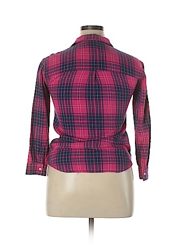 Old Navy Long Sleeve Button-Down Shirt (view 2)