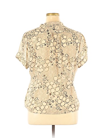 Violet & Claire Short Sleeve Blouse (view 2)