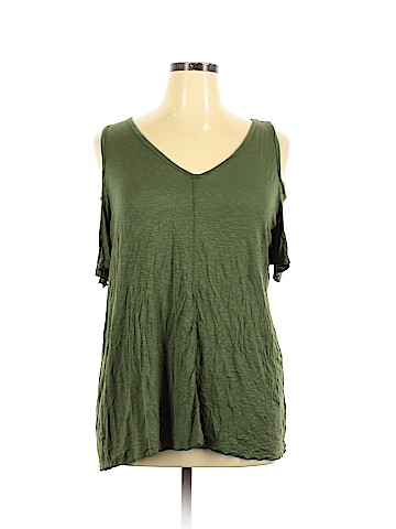 Cha Cha Vente Short Sleeve Top (view 1)