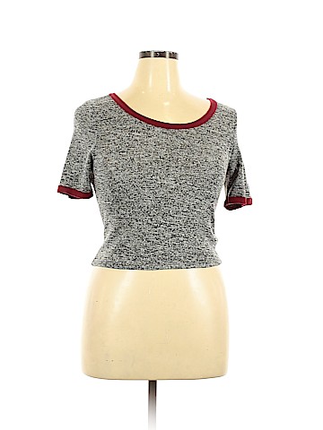 Charlotte Russe Short Sleeve T-Shirt (view 1)