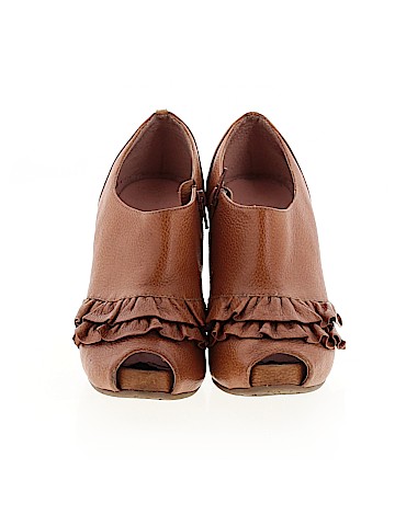 Unbranded Heels (view 2)