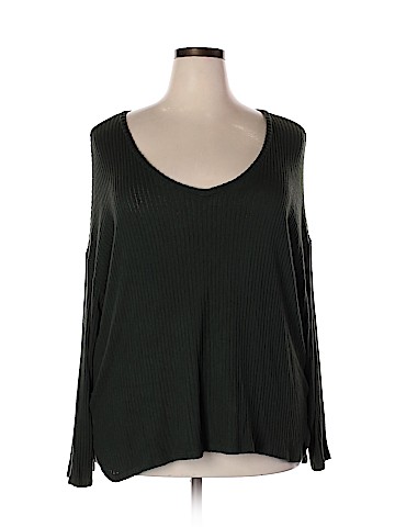 American Eagle Outfitters Pullover Sweater (view 1)