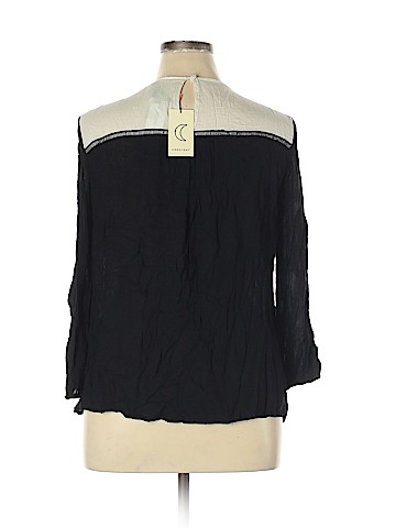Crescent 3/4 Sleeve Blouse (view 2)