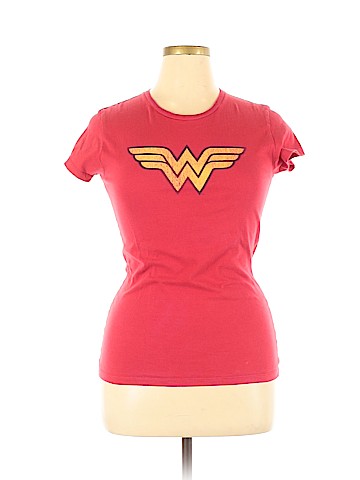 DC Comics Short Sleeve T-Shirt (view 1)