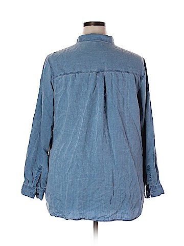 Old Navy Long Sleeve Button-Down Shirt (view 2)